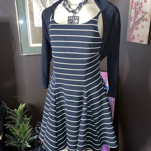 🖤Beautiful Vintage Beautees dress 12 & un deux trois large top!